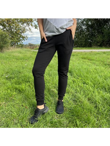 Dámske čierne bavlnené tepláky