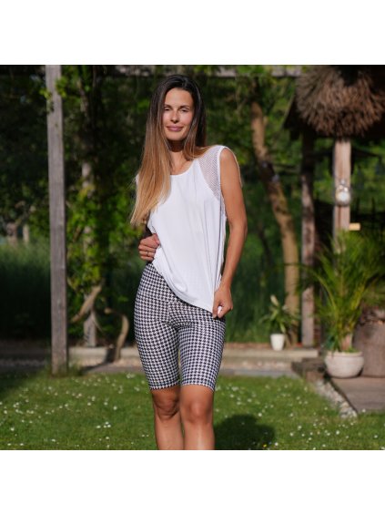 Dámske bielo-čierne funkčné kraťase s potlačou kohútej stopy