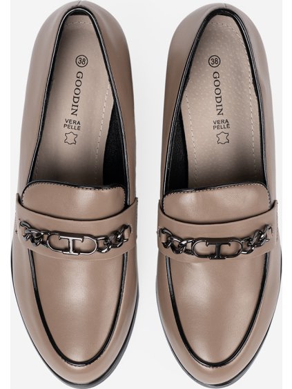 Béžové lakované dámske poltopánky na podpätku