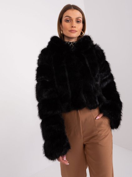 Čierny krátky kožúšok s kapucňou