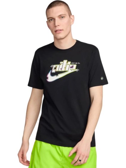 Čierne pánske tričko Nike Sportswear Tee