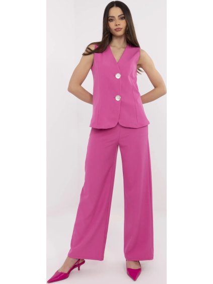 Tmavoružová dámska elegantná súprava s ozdobnými gombíkmi