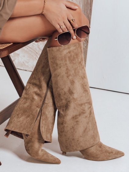 Hnedé dámske semišové čižmy so širokým zvrškom, podpätok 7 cm