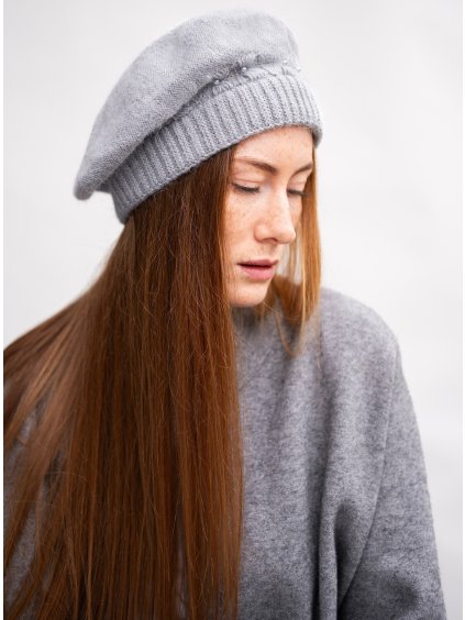 Art Of Polo Mäkký dámsky pletený baret s korálkami