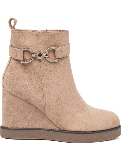 Béžové dámske členkové topánky na kline s ozdobnou sponou, podpätok 9 cm