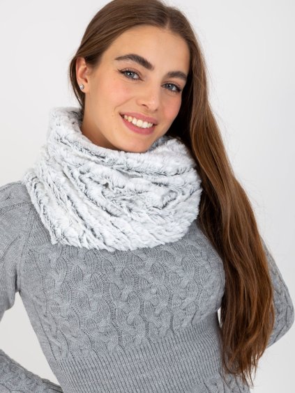 Čierno-biely kožušinový šál