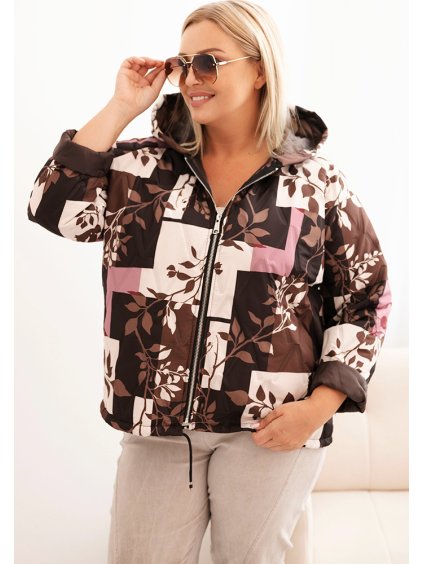 Plus size dámska hnedá asymetrická prešívaná bunda s potlačou