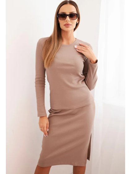 Béžový dámsky rebrovaný komplet so sukňou s rozparkom