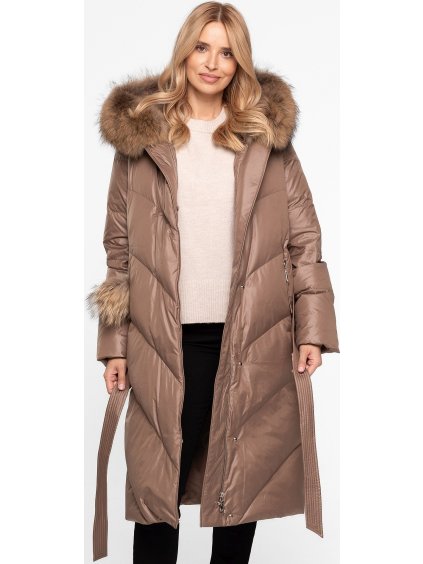 Hnedý dámsky prešívaný páperový kabát s brmbolcom na vrecku
