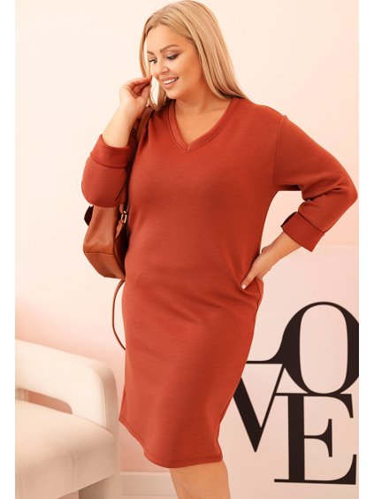 Tehlové Plus Size šaty s výstrihom do V a 3/4 rukávmi
