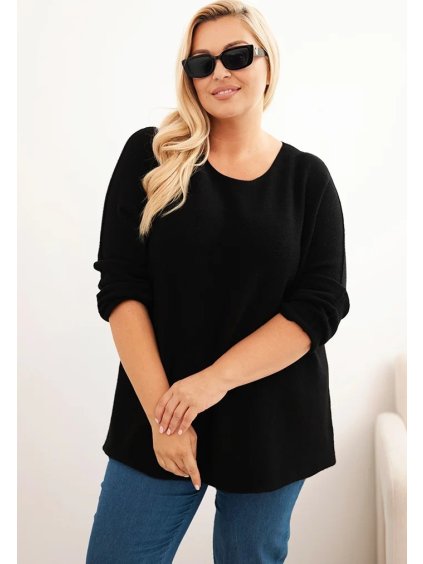 Čierny dámsky plus size sveter s lodičkovým výstrihom z viskózy