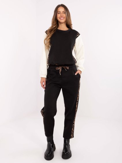 Čierna dámska viskózová tepláková súprava s leopardími pruhmi