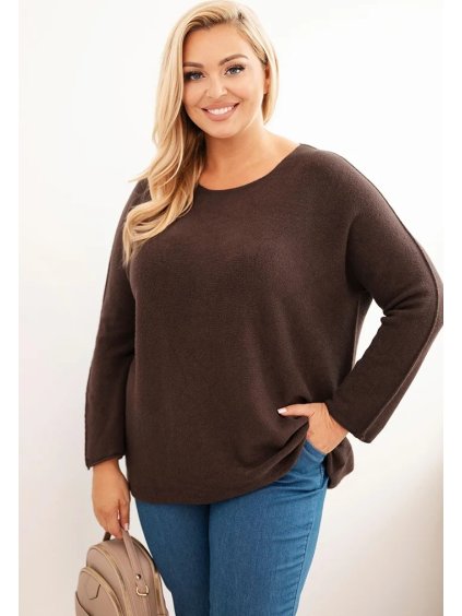 Hnedý dámsky plus size sveter s lodičkovým výstrihom z viskózy