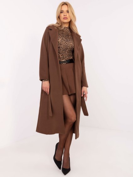 Dlhý tmavohnedý kabát s pásikom
