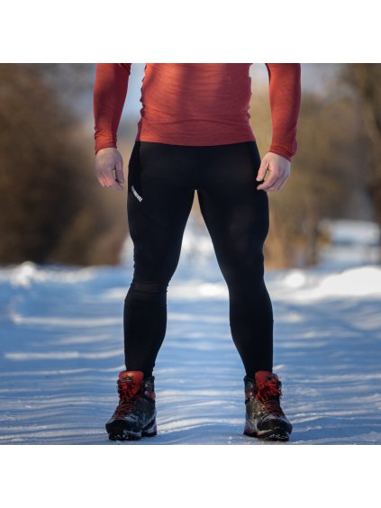 Čierne funkčné nohavice s priedušnými vsadkami