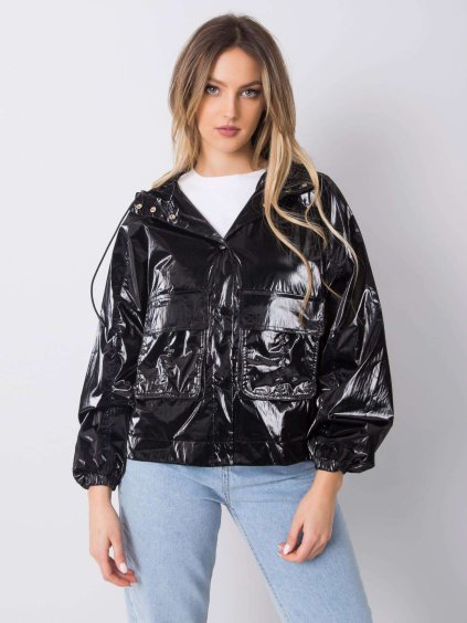 Čierna lesklá bunda