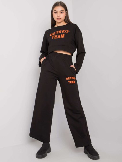 Čierna dámska tepláková súprava s nápisom