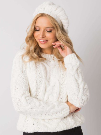 Smotanový baret s kamienkovým zdobením