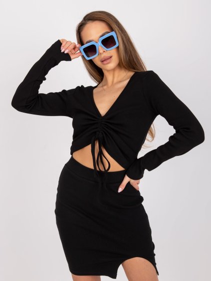 Čierna rebrovaná blúzka s viazaním