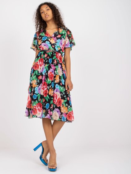 Čierne plisované šaty s kvetmi