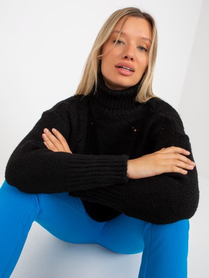 Čierny oversized svetrík s rolákom