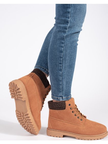 KOŽENÉ CAMELOVÉ TRAPERKY