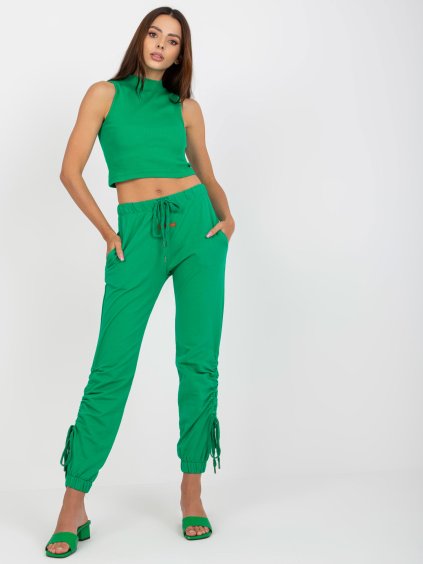 Zelené tepláky s viazaním