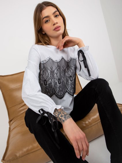 Biela blúzka s čipkou a viazaním