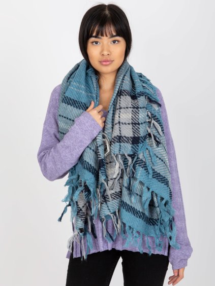 Modrý šál so vzorom