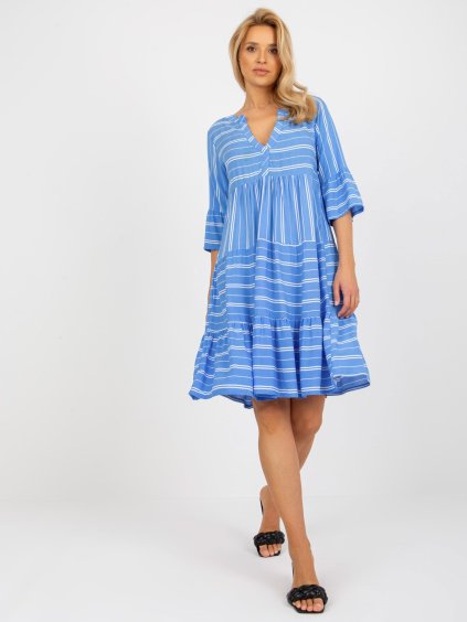 Modré vzorované voľné šaty