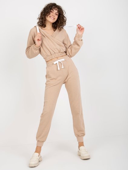 Béžový teplákový komplet s crop mikinou