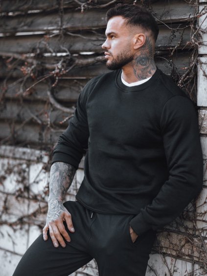 Čierna pánska mikina bez kapucne