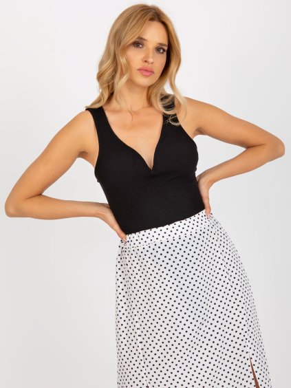 Čierne body s výstrihom