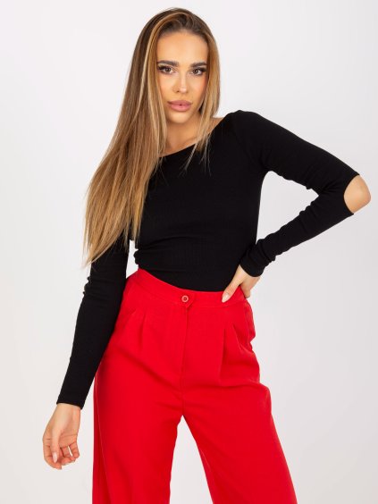 (Veľ. S) Čierna blúzka s prestrihmi na lakťoch