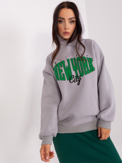 Sivá mikina s nápisom a kapucňou