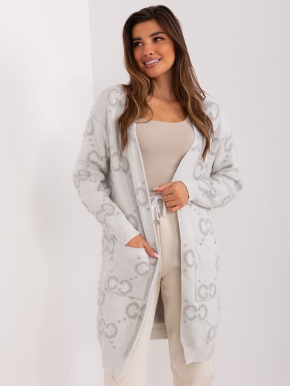 Svetlosivý kardigán so vzorom