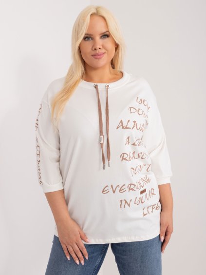 Smotanová blúzka s hnedými nápismi