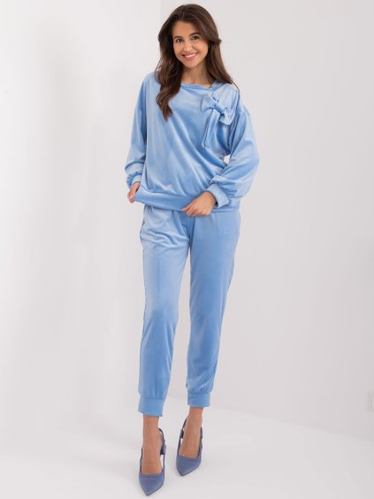 Svetlomodrá velúrová súprava s mašľou