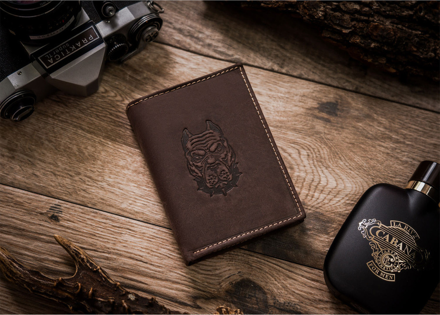 Always Wild Tmavohnedá kožená peňaženka s razbou psa A222 N4-CHM-DOG-2 Veľkosť: ONE SIZE