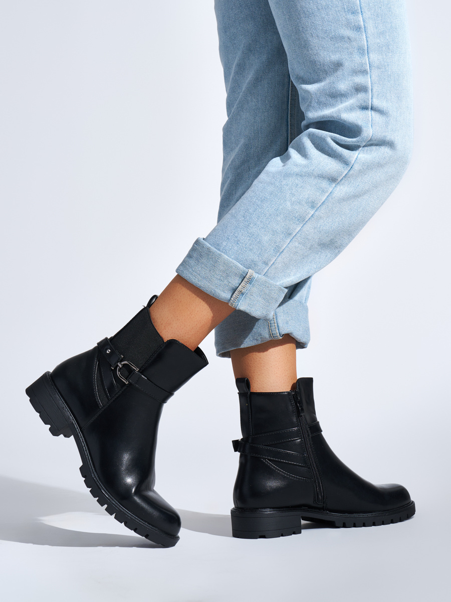 Čierne dámske členkové topánky s ozdobnou sponou YL162B Veľkosť: 36