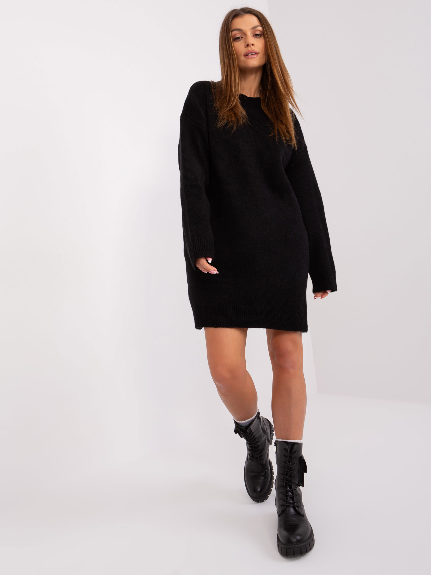 Čierne dámske svetrové mini šaty BA-SK-0568-1.20-czarny Veľkosť: ONE SIZE