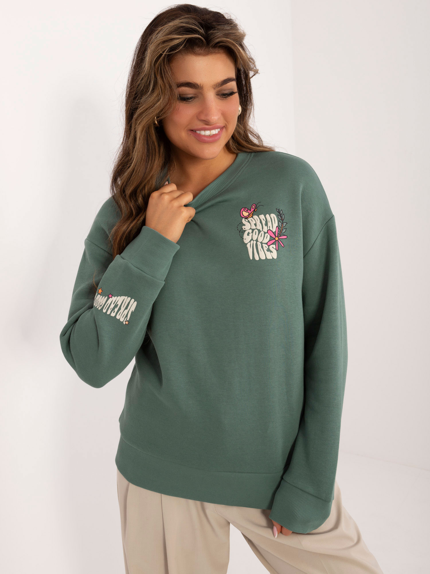 Khaki mikina bez kapucne s potlačou na chrbte D10600T02568E-khaki Veľkosť: XL