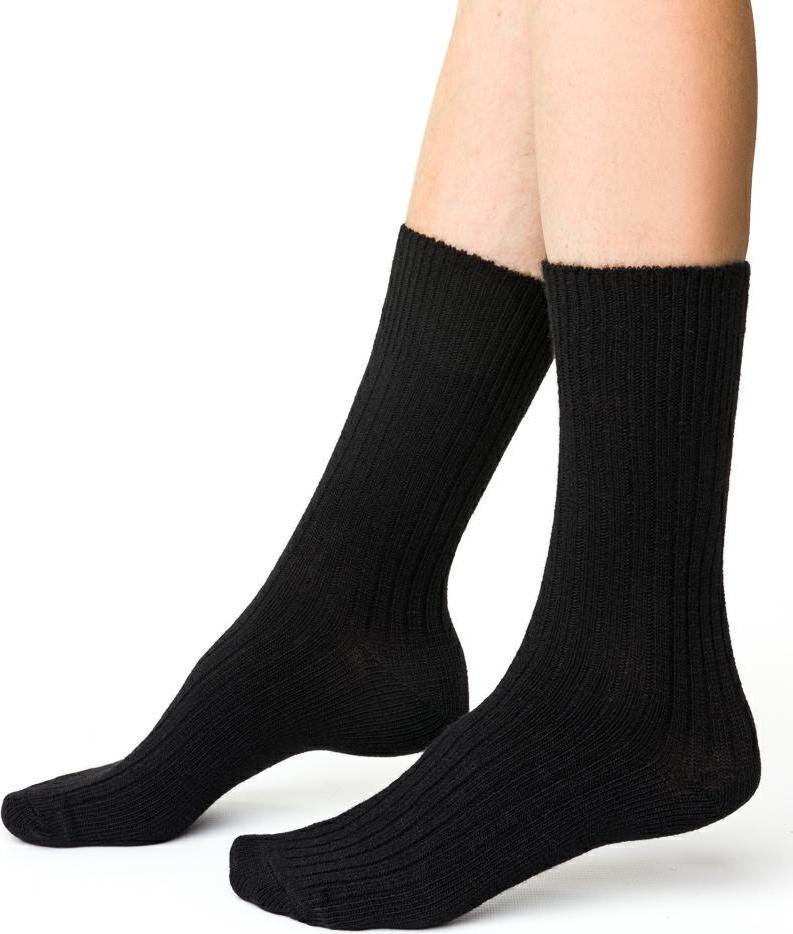 Čierne vlnené ponožky Art.044 CR006, BLACK Veľkosť: 35/37