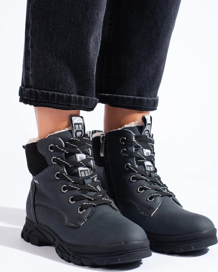 ŠPORTOVÉ ČIERNE TRAPERKY GD-TL26B Veľkosť: 37