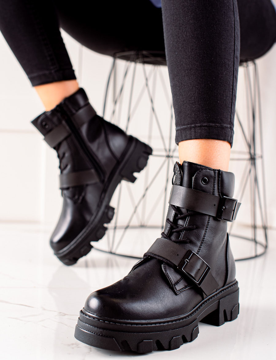 ČIERNE WORKERY S ČIERNYMI SPONAMI HF230A-B Veľkosť: 39