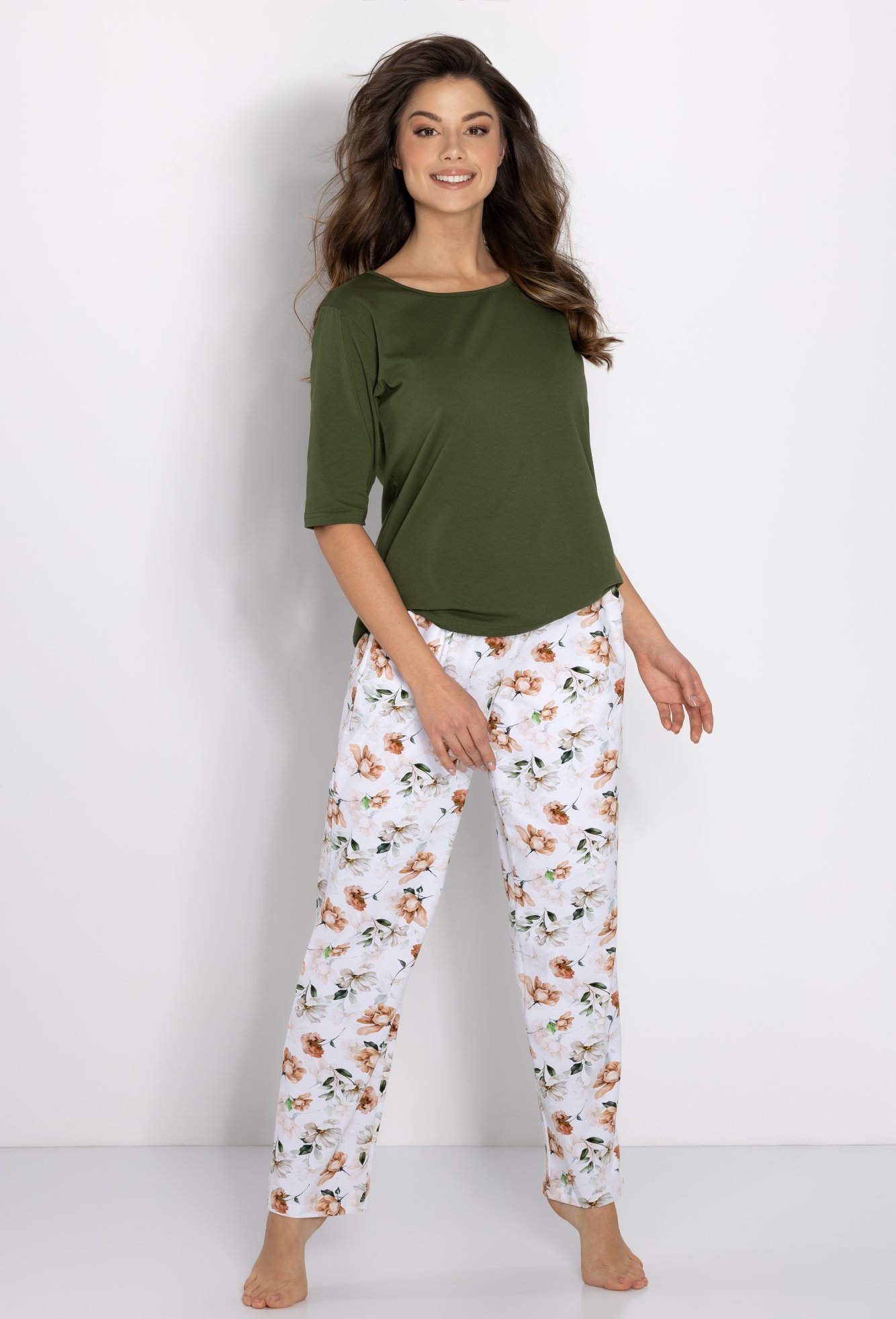 Khaki pyžamo s kvetovanými nohavicami Jadore Veľkosť: S