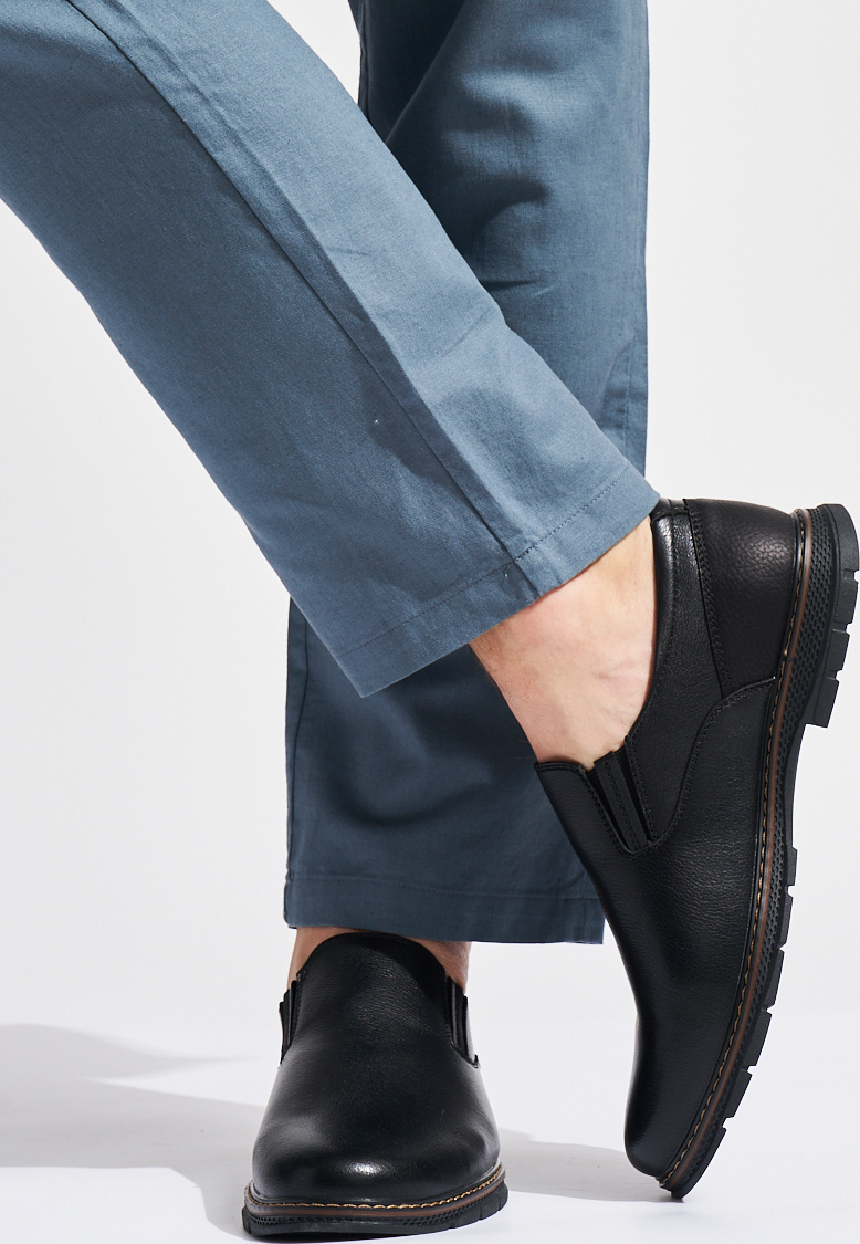 Čierne pánske poltopánky RS56281-B-M Veľkosť: 41