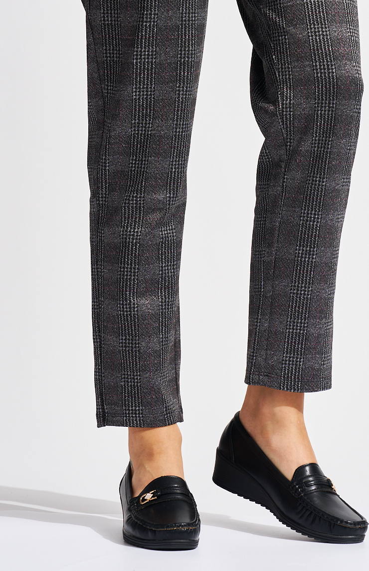 Čierne dámske mokasíny so sponou JU057B Veľkosť: 37