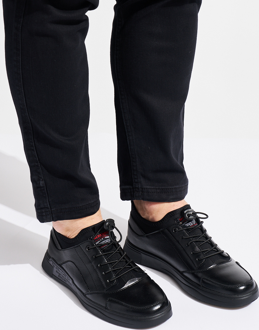 Čierne pánske športové topánky na šnurovanie S53991B-M Veľkosť: 40