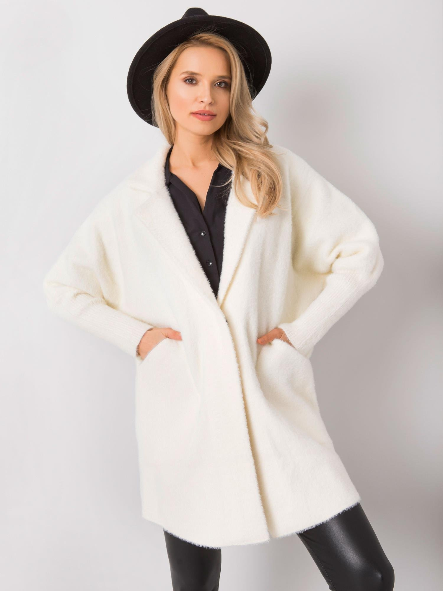 Smotanový dámsky kabát MBM-PL-1517.00P-ecru Veľkosť: ONE SIZE